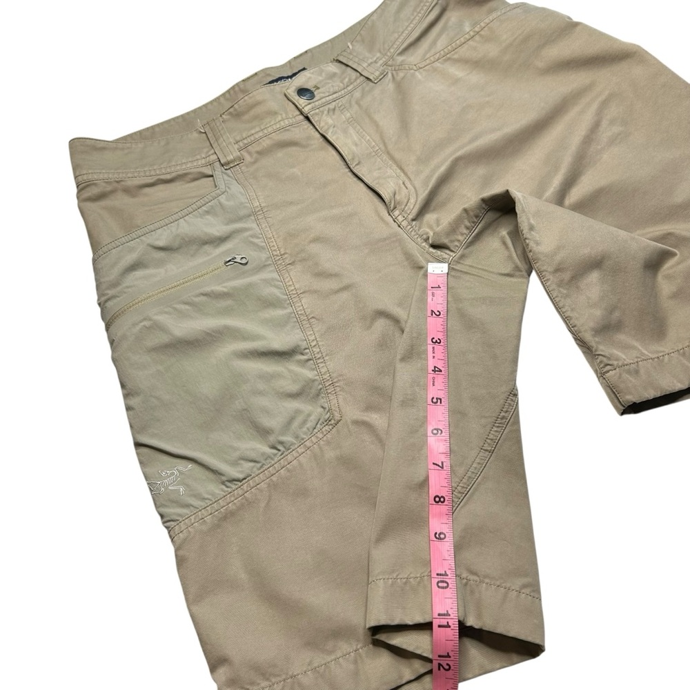 Arc'teryx Adventus Cargo Shorts Tan Beige Hiking Technical Utility Mens 34 - Picture 13 of 13